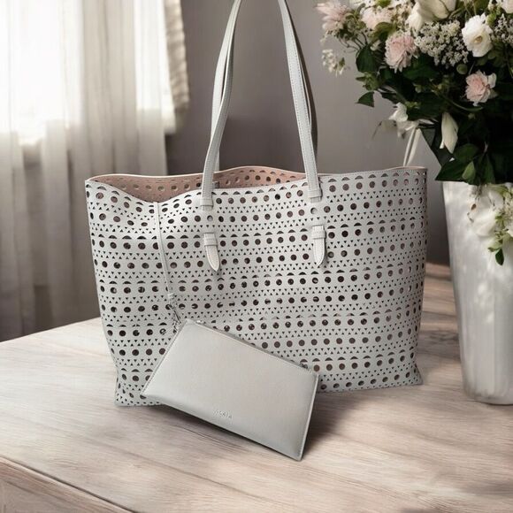 NWT Alaia Mina 44 Leather Tote W/Pouch - Picture 1 of 11